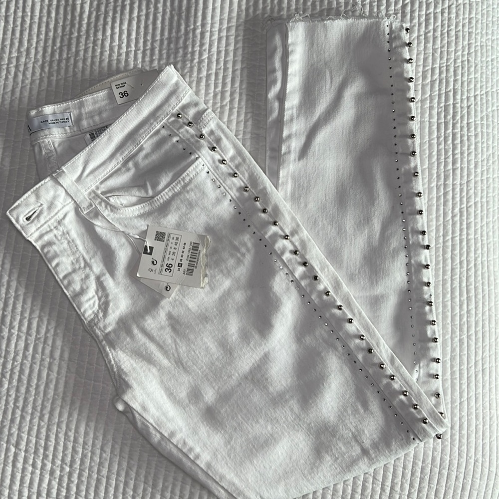 Zara Mid Rise Skinny Jeans - White - Size US 4